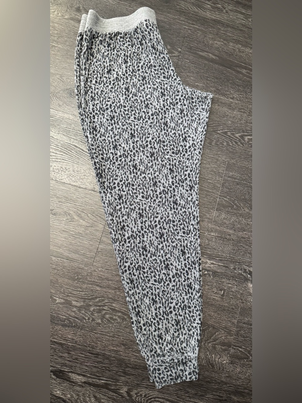 Apt 9 Leopard Pajama Joggers. Large.